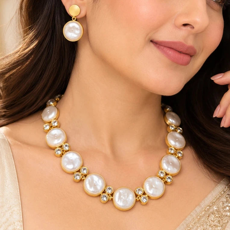 Lily Mother of Pearl Necklace Set