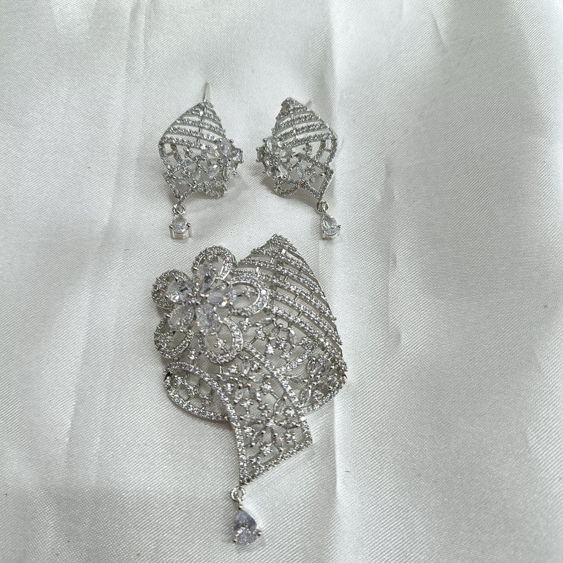 Pushpa American Diamond Flower Pendant Earring Set | JewelOn