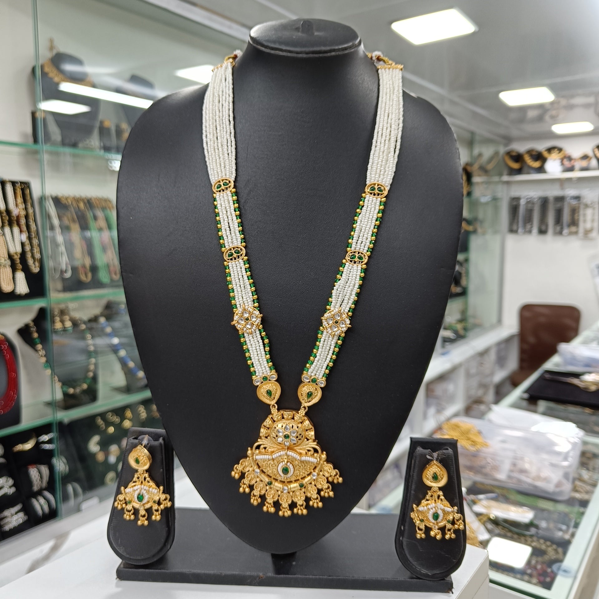 Chandrahar Long Heritage Moti White Mala Jewellery Set | JewelOn