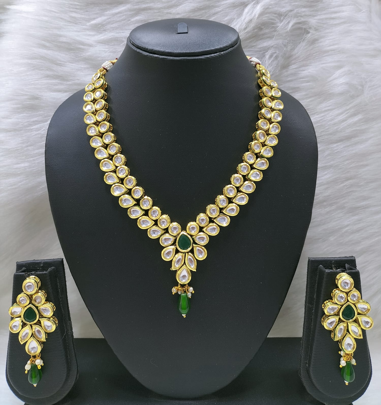 Haritima Kundan Choker Necklace Jewellery Set | JewelOn