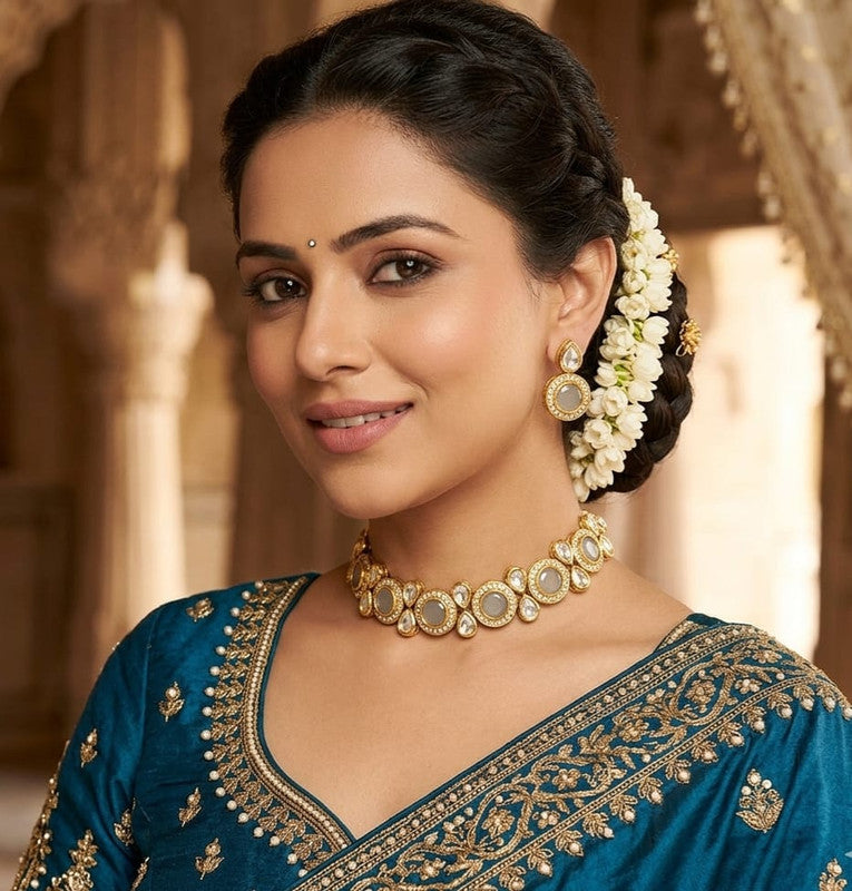 Mesmerizing Maharani Collection Grey Kundan Choker Necklace Set | JewelOn