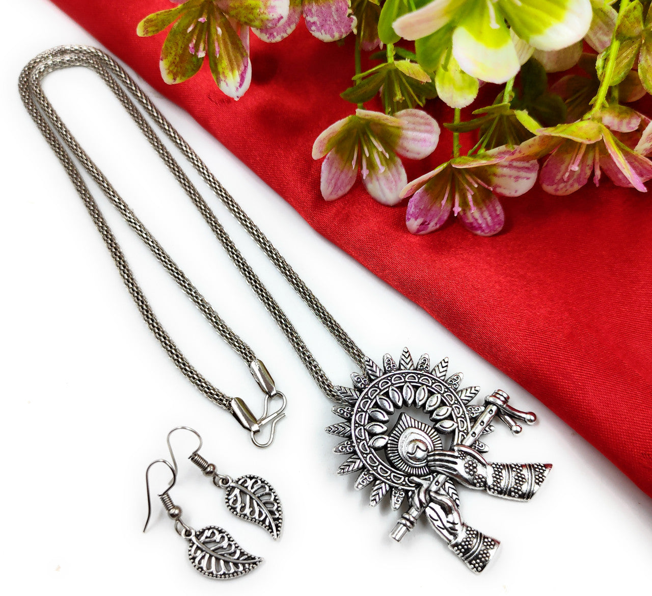 Basuri Oxidised Pendant Necklace Earring Set | JewelOn