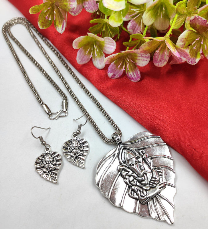 Ganpati Oxidised Pendant Necklace Earring Set | JewelOn