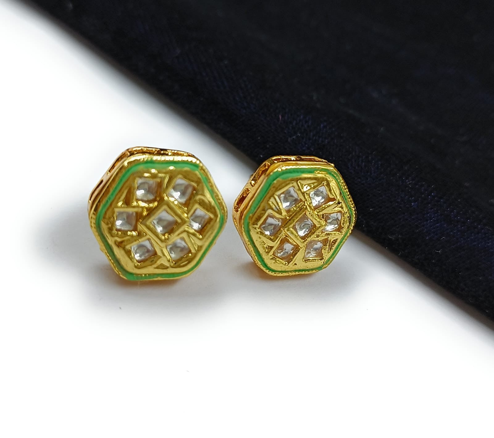 Charming Royal Kundan Stud Earing