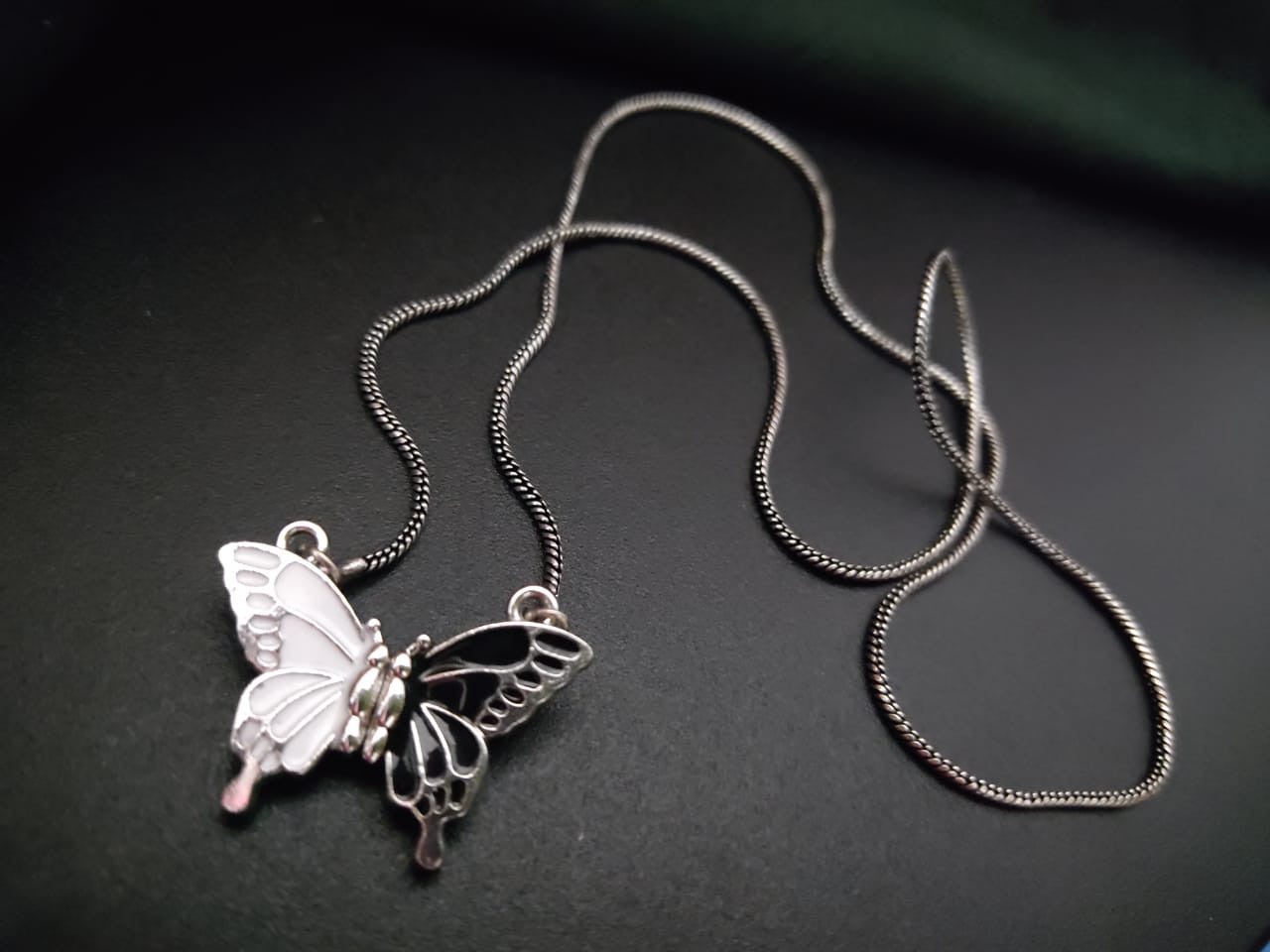 Delicate Pendant Necklace Set