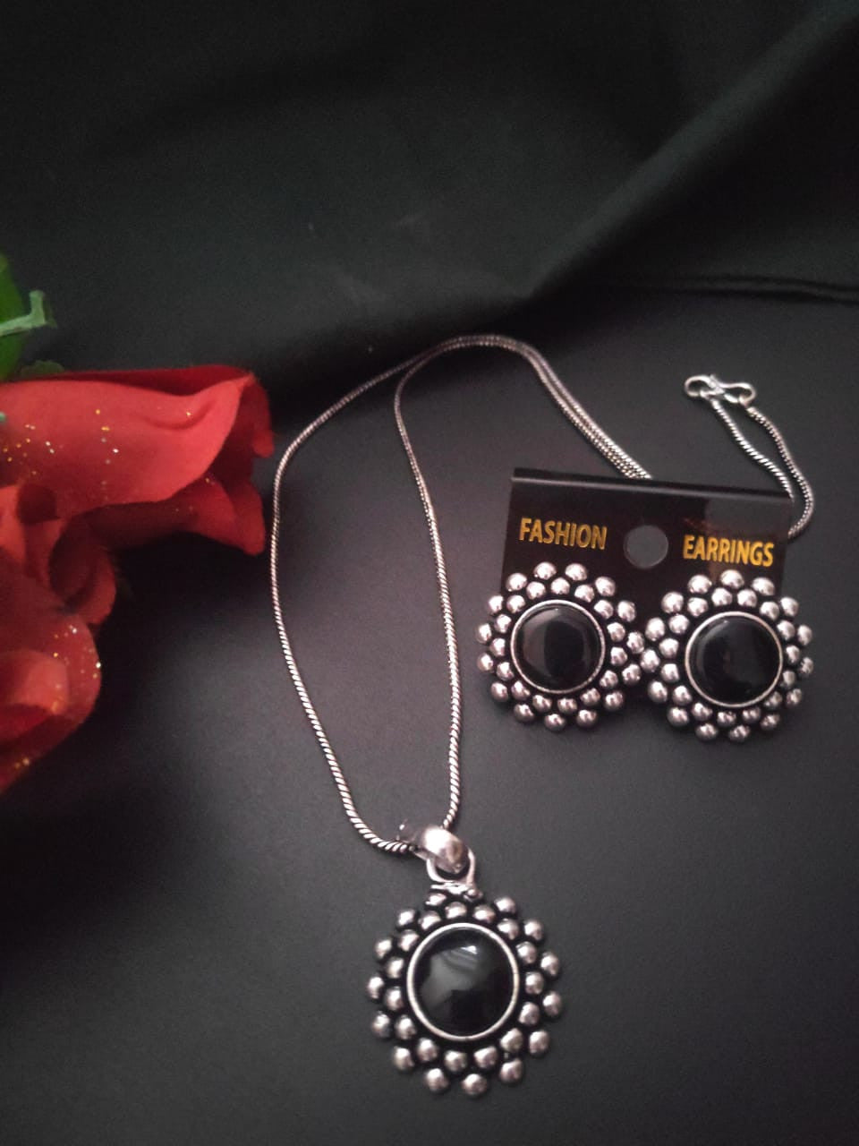 Classy Pendant Necklace set