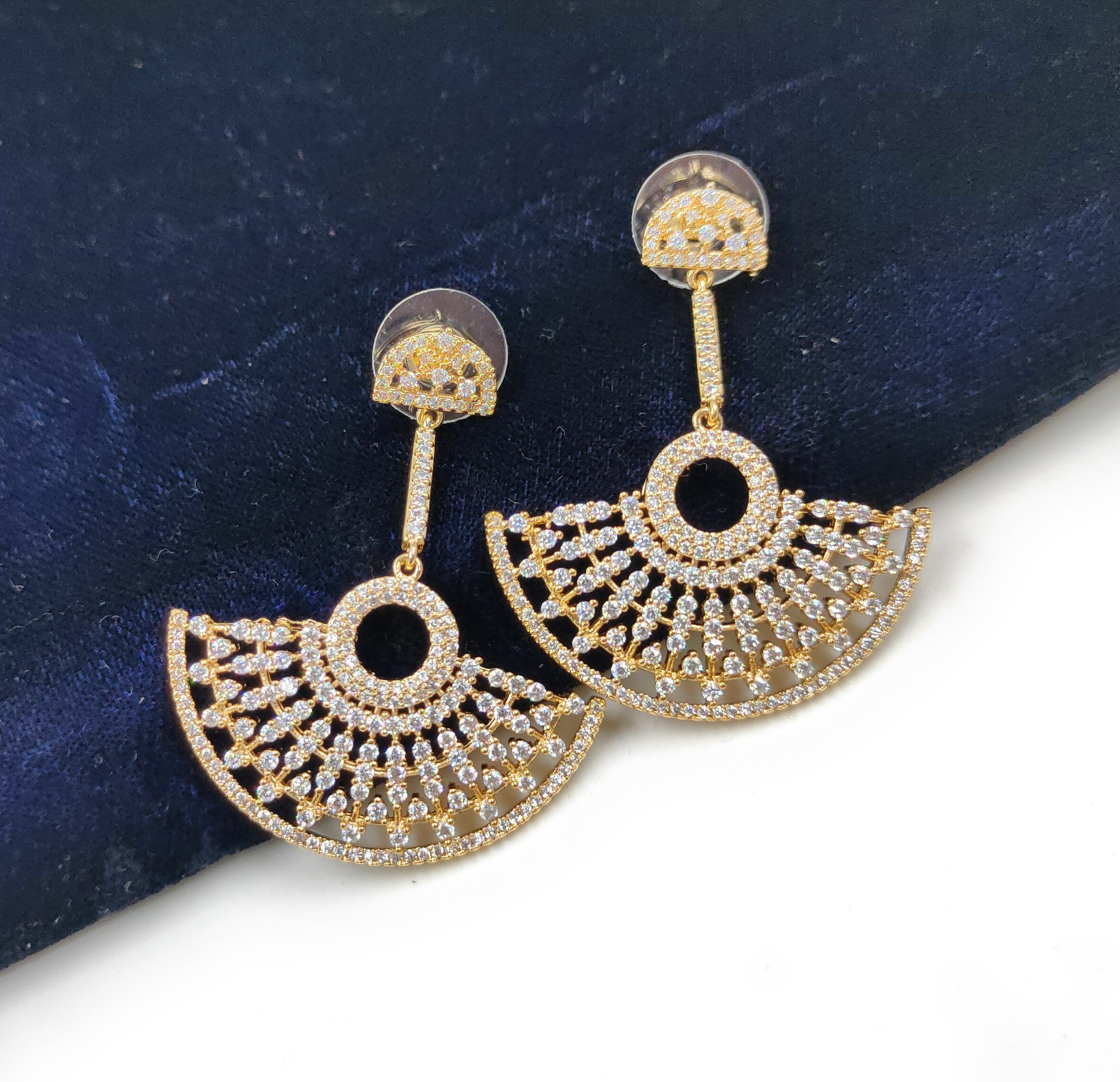 Vintage Edge Premium American Diamond earing